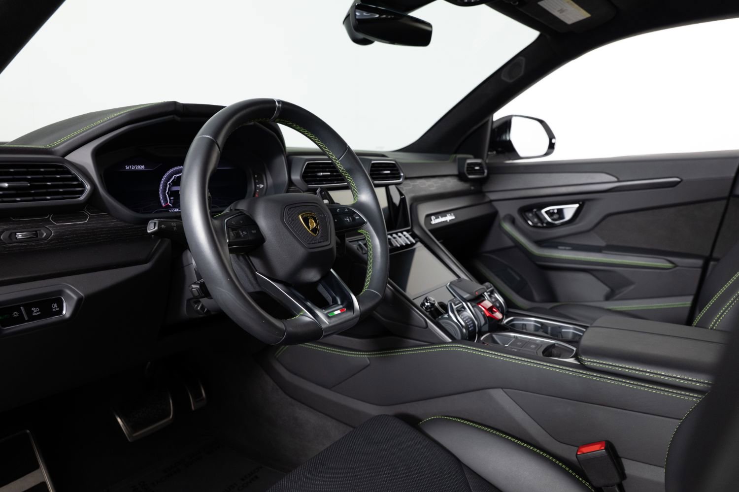 Used 2021 Lamborghini Urus AWD/4WD image 25