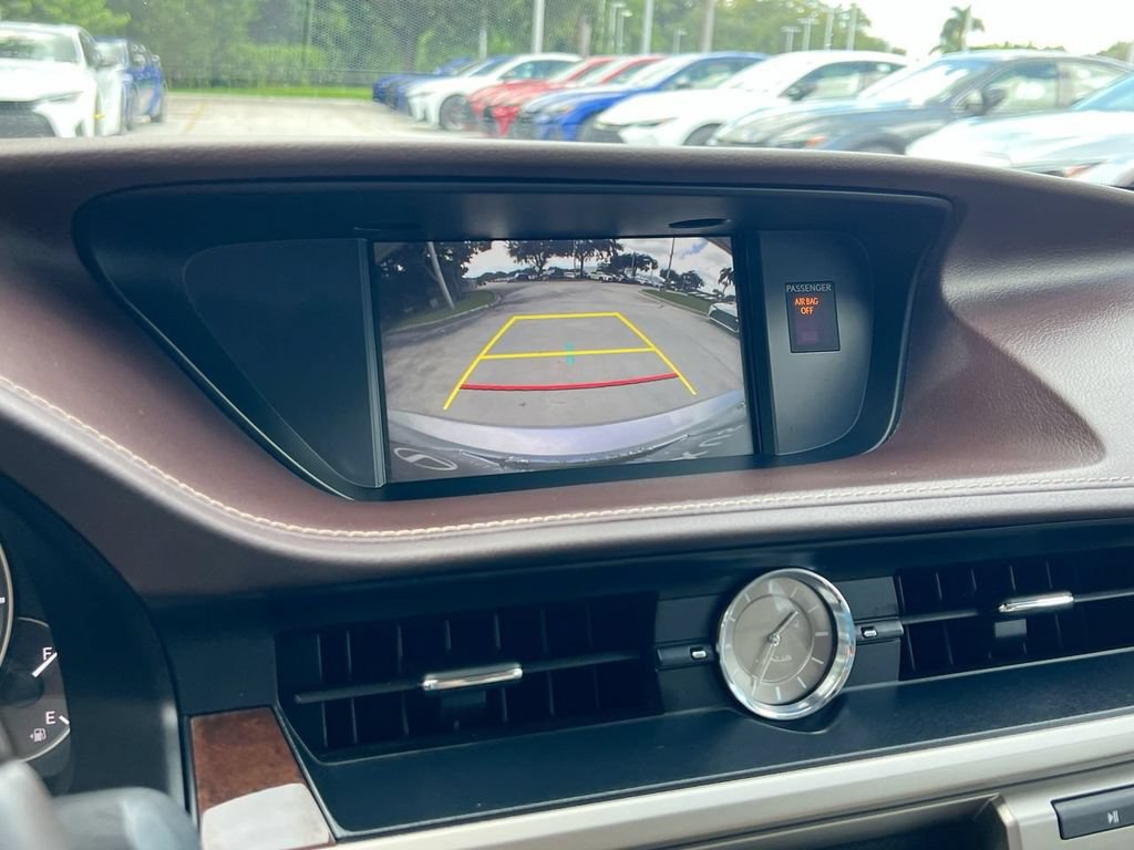Used 2017 Lexus ES 350 w/ Luxury Package FWD image 16