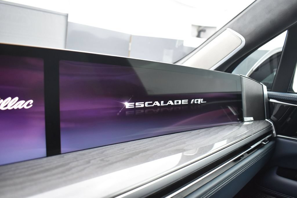 New 2026 Cadillac Escalade IQL Sport 2 w/ LPO, ONYX Package AWD/4WD image 23
