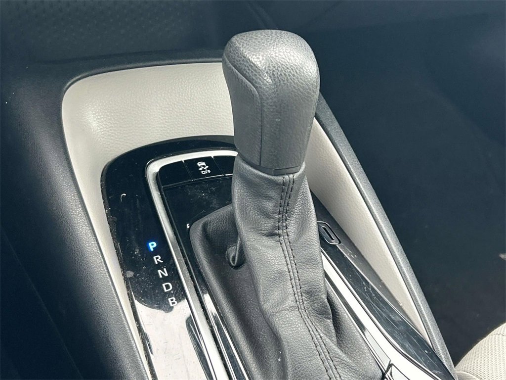 Used 2021 Toyota Corolla L image 26