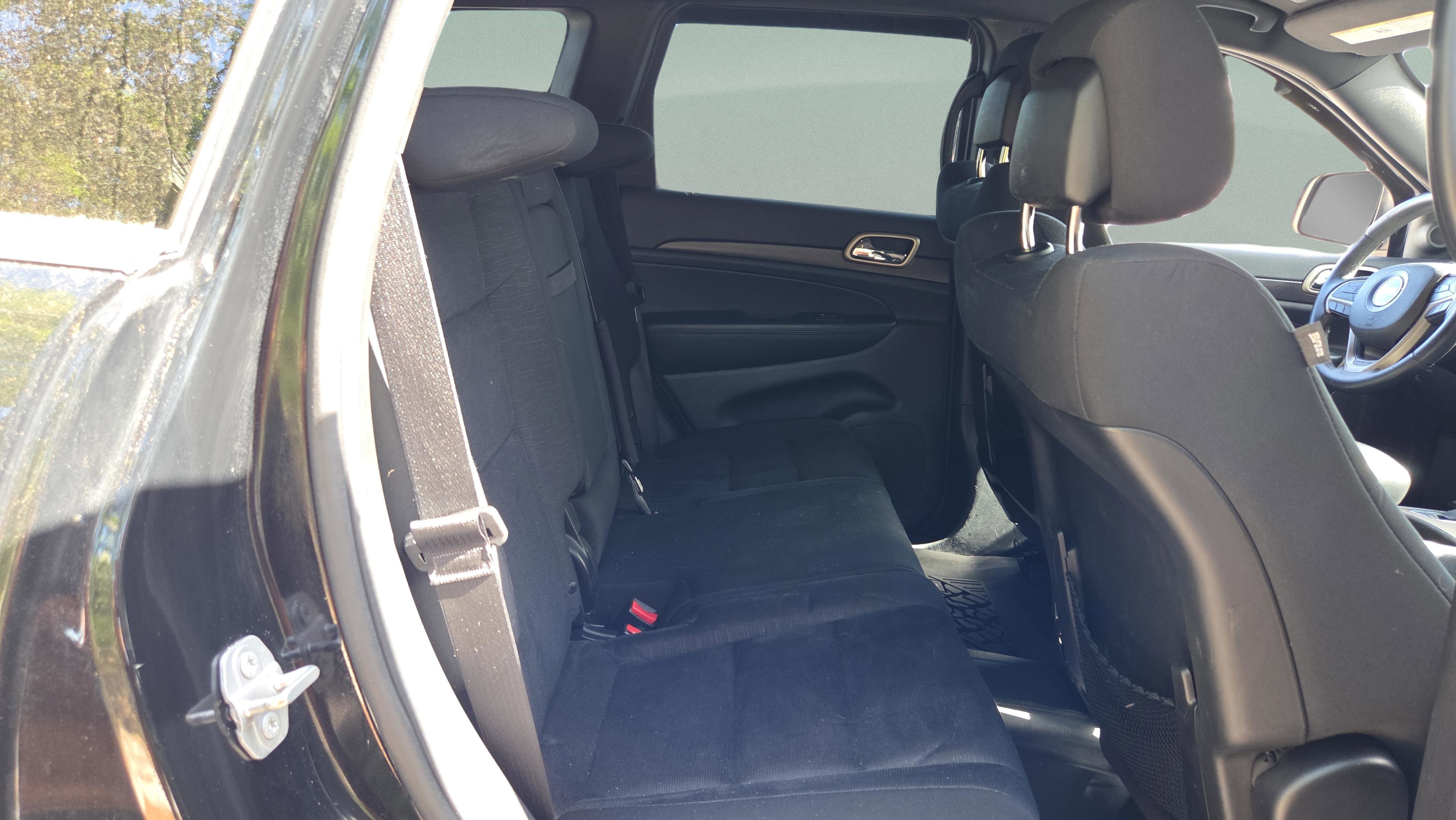 Used 2017 Jeep Grand Cherokee Laredo w/ Quick Order Package 23E image 18