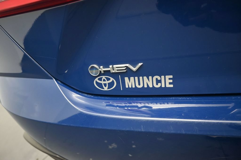 Used 2025 Toyota Camry SE FWD image 35