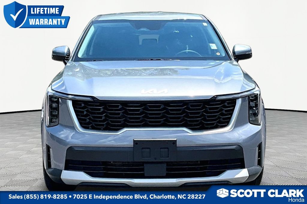 Used 2024 Kia Sorento LX FWD video 2
