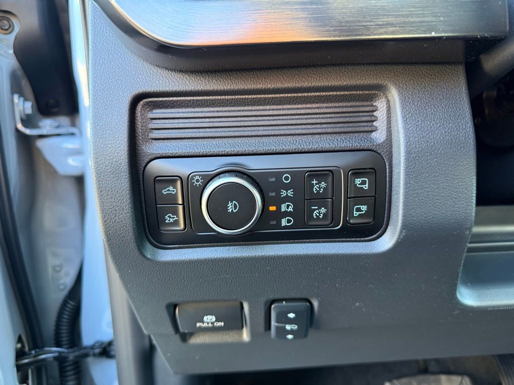 New 2026 Ford F250 Lariat w/ Black Appearance Package image 7