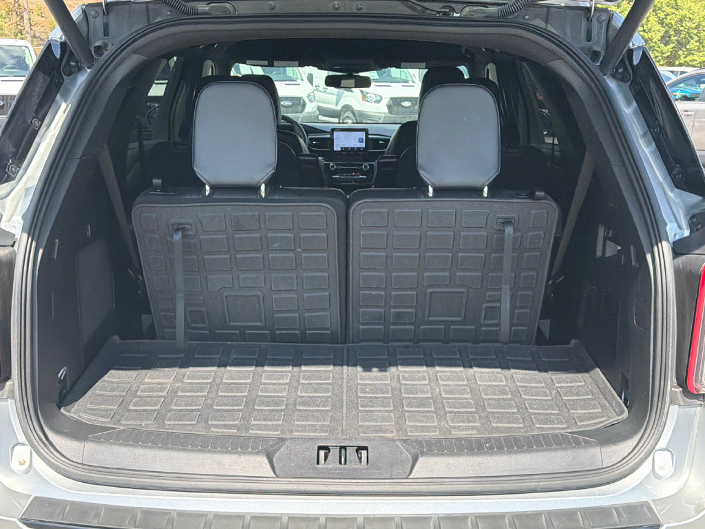 Used 2024 Ford Explorer ST-Line w/ Class IV Trailer Tow Package RWD image 18
