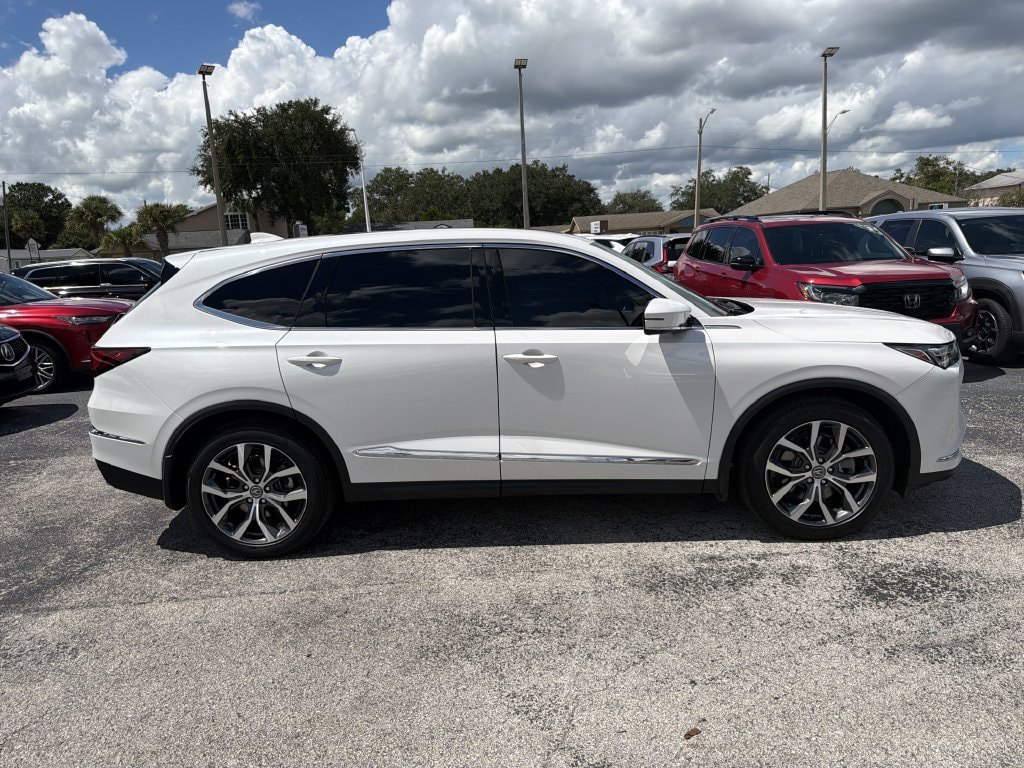 Used 2024 Acura MDX w/ Technology Package FWD image 3