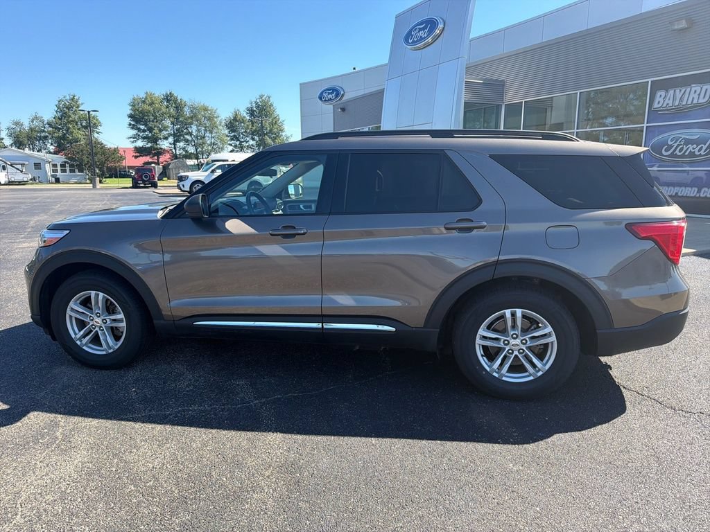 Used 2021 Ford Explorer XLT w/ Equipment Group 202A RWD image 10