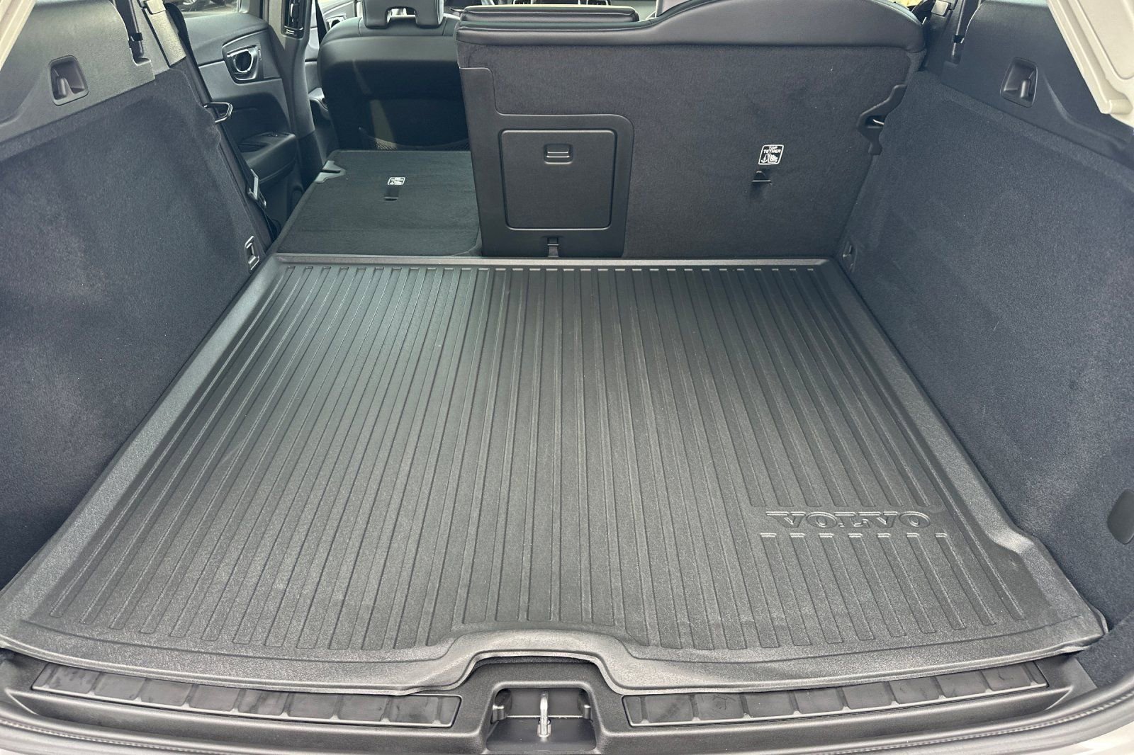 Certified 2024 Volvo XC60 B5 Core image 18