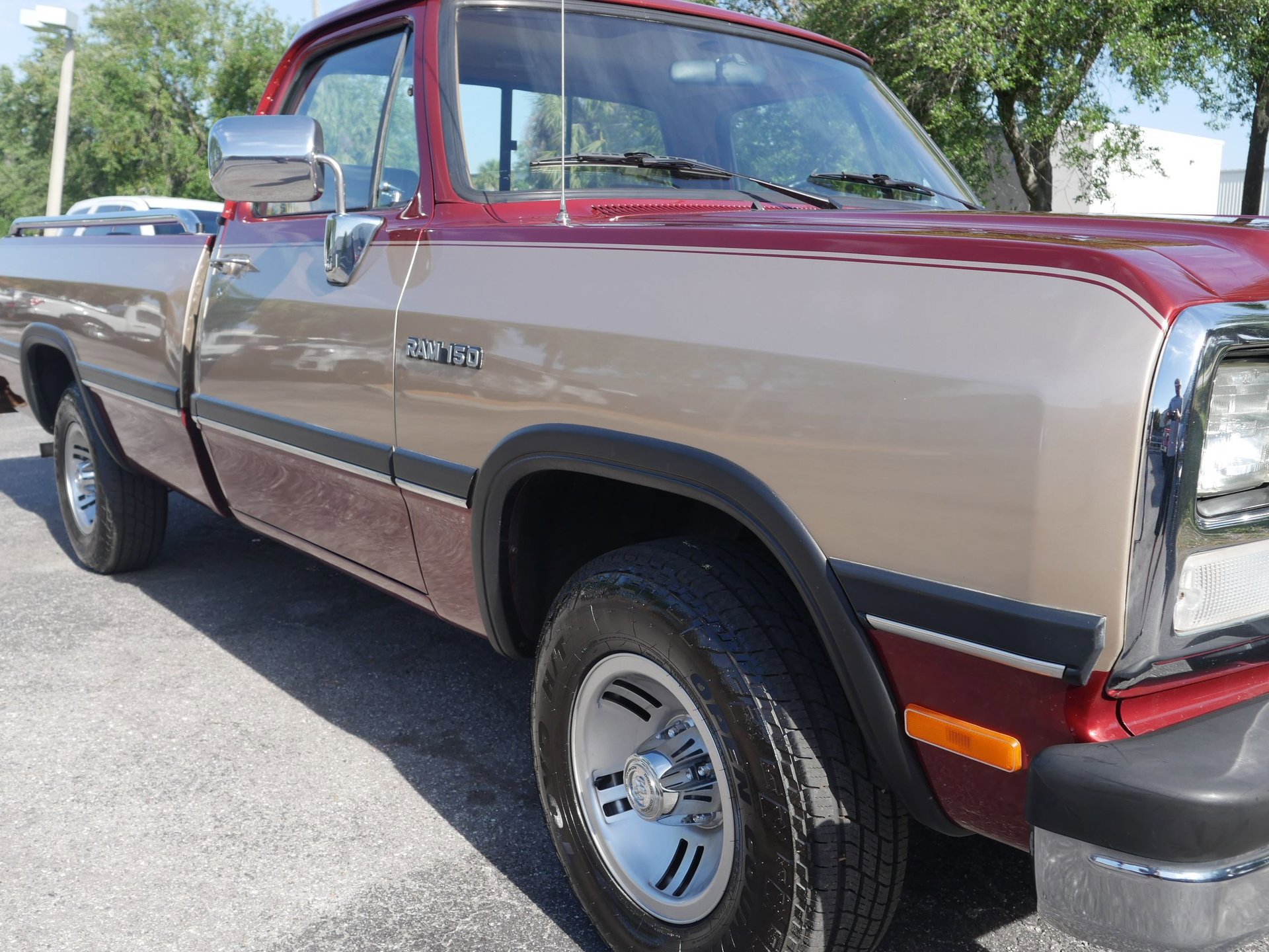 Used 1992 Dodge D/W Truck 150 RWD image 29