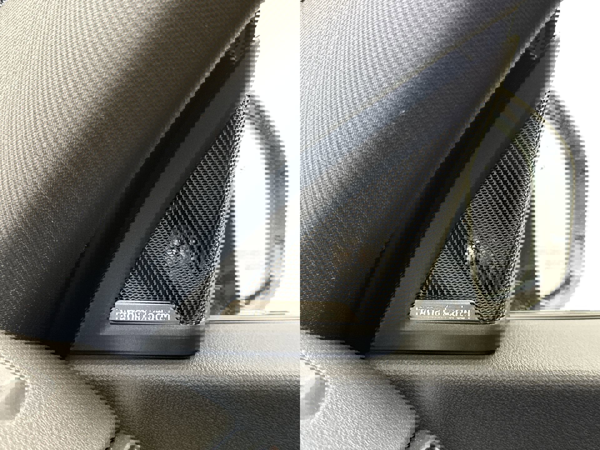 Used 2023 BMW M2 w/ Lighting Package image 18