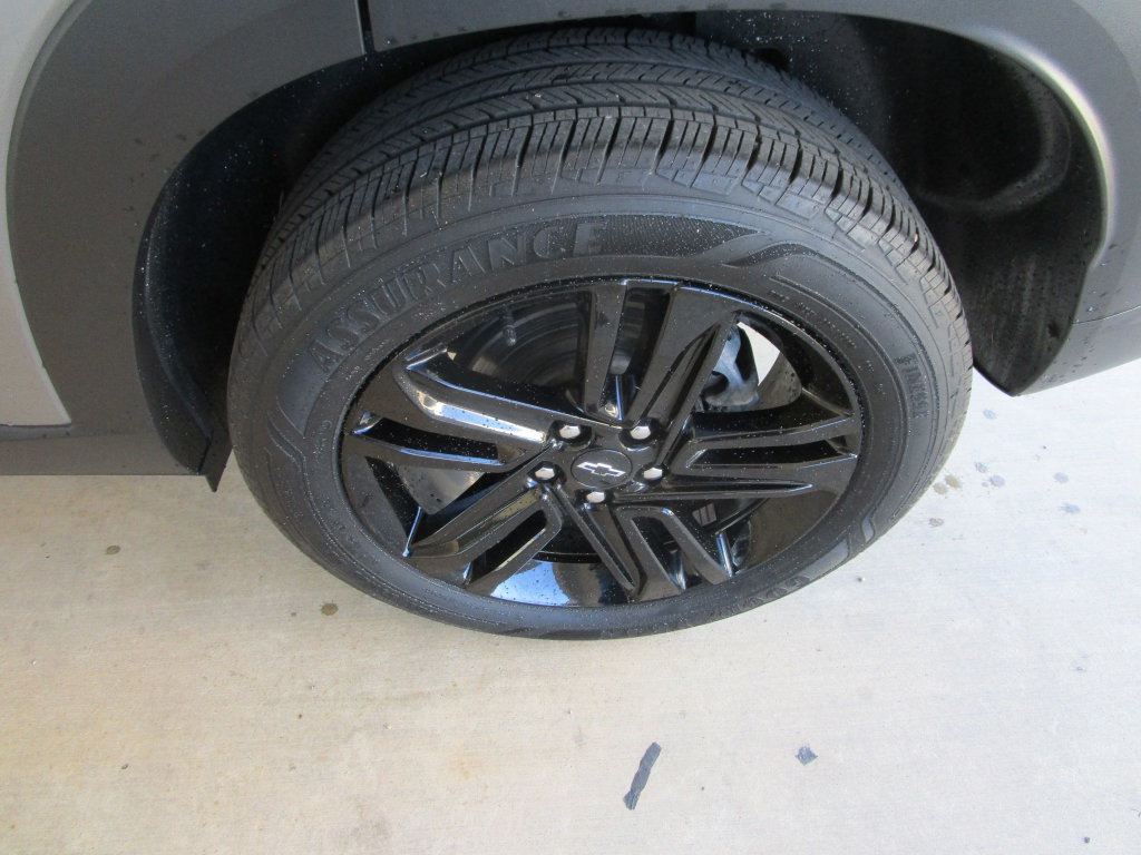 Used 2025 Chevrolet Trax ACTIV FWD image 11