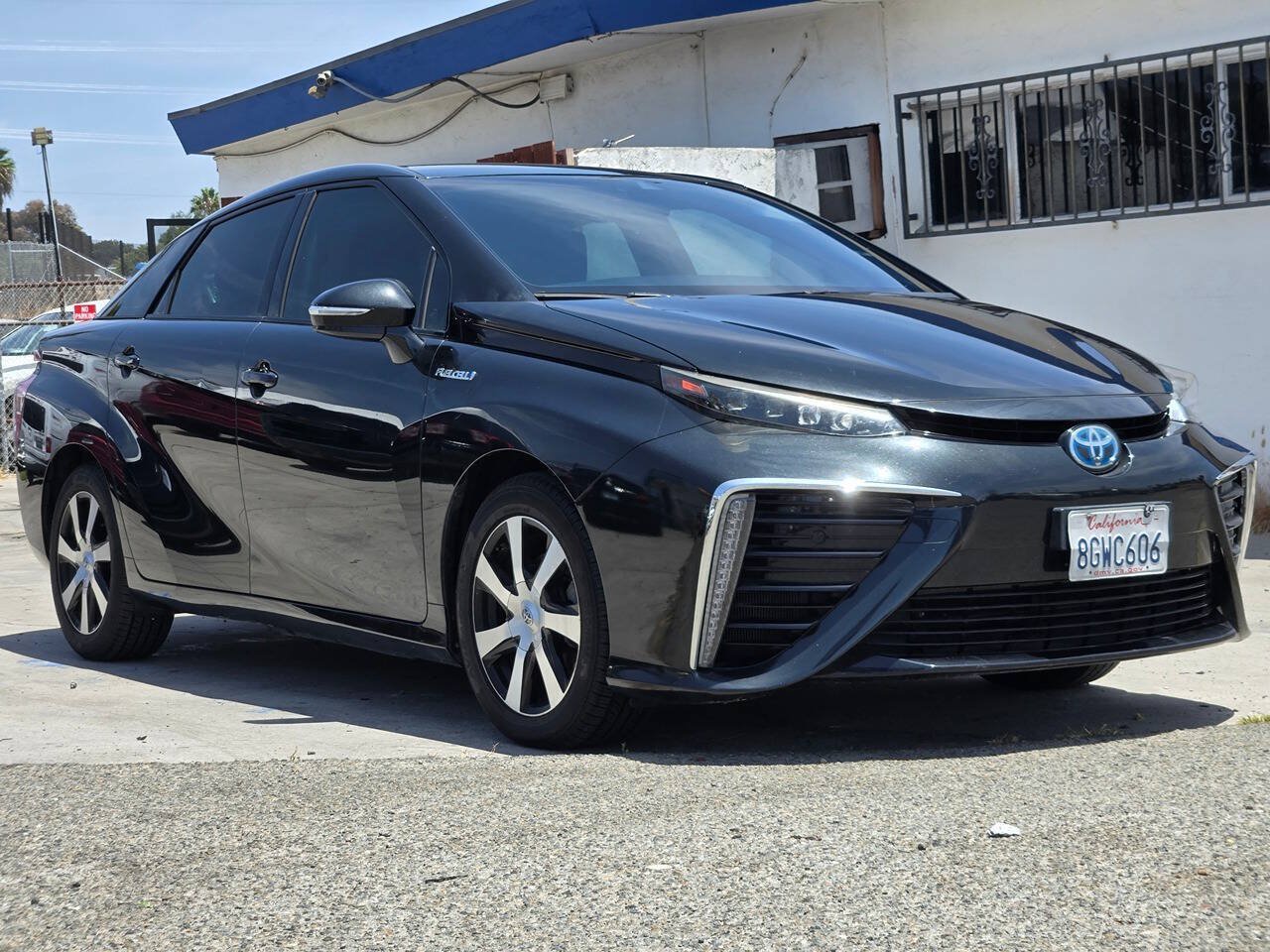 Used 2018 Toyota Mirai FWD image 9