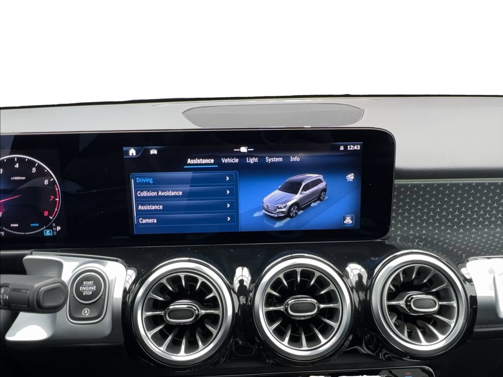 Used 2025 Mercedes-Benz GLB 250 4MATIC image 44