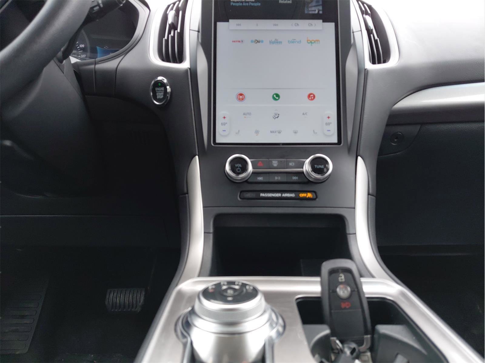 Used 2024 Ford Edge SEL image 11