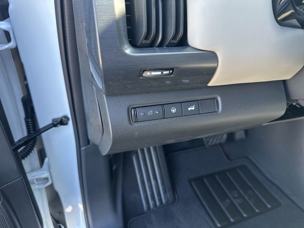 New 2026 Nissan Pathfinder SL FWD image 11