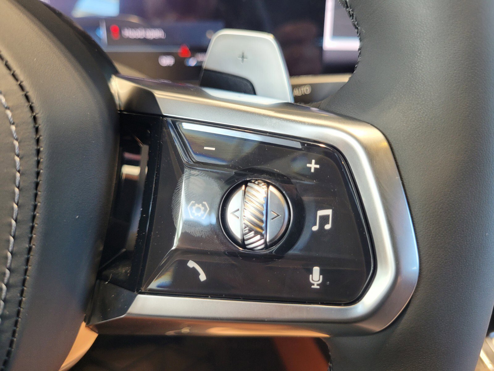 New 2026 BMW 740i w/ Executive Package image 23