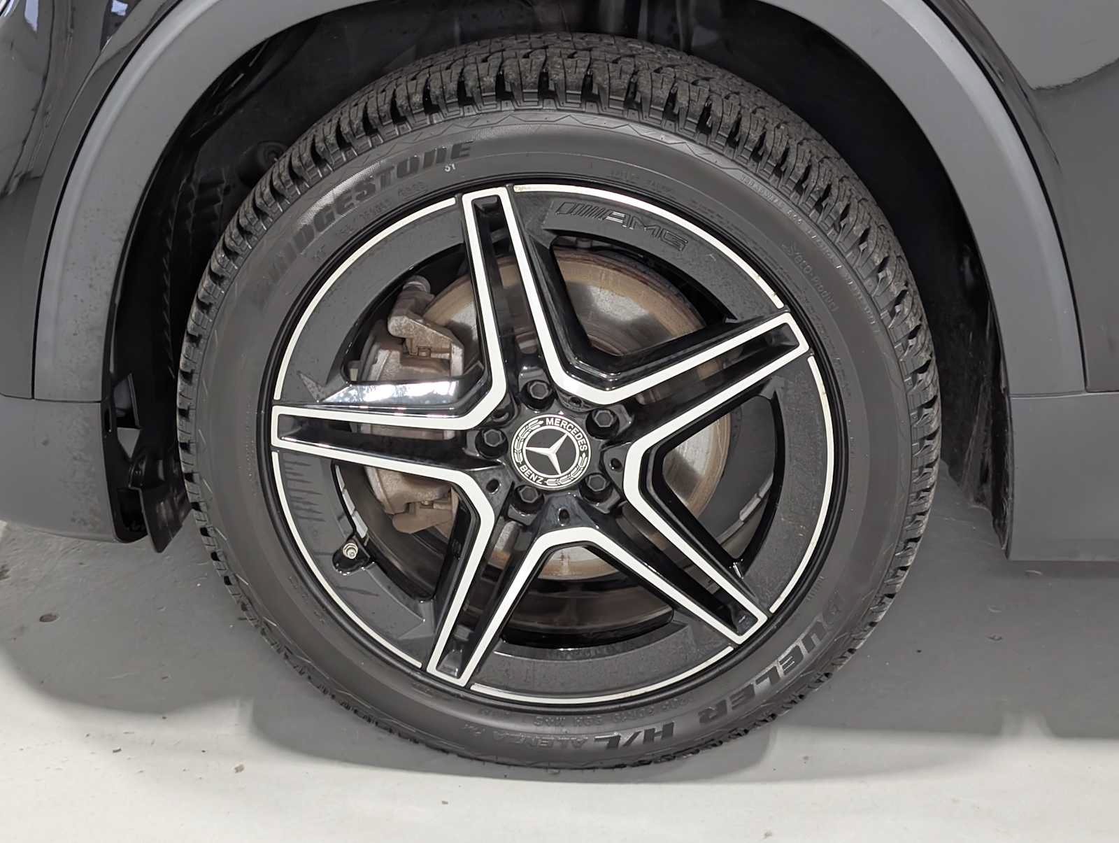 Used 2023 Mercedes-Benz GLB 250 4MATIC image 3