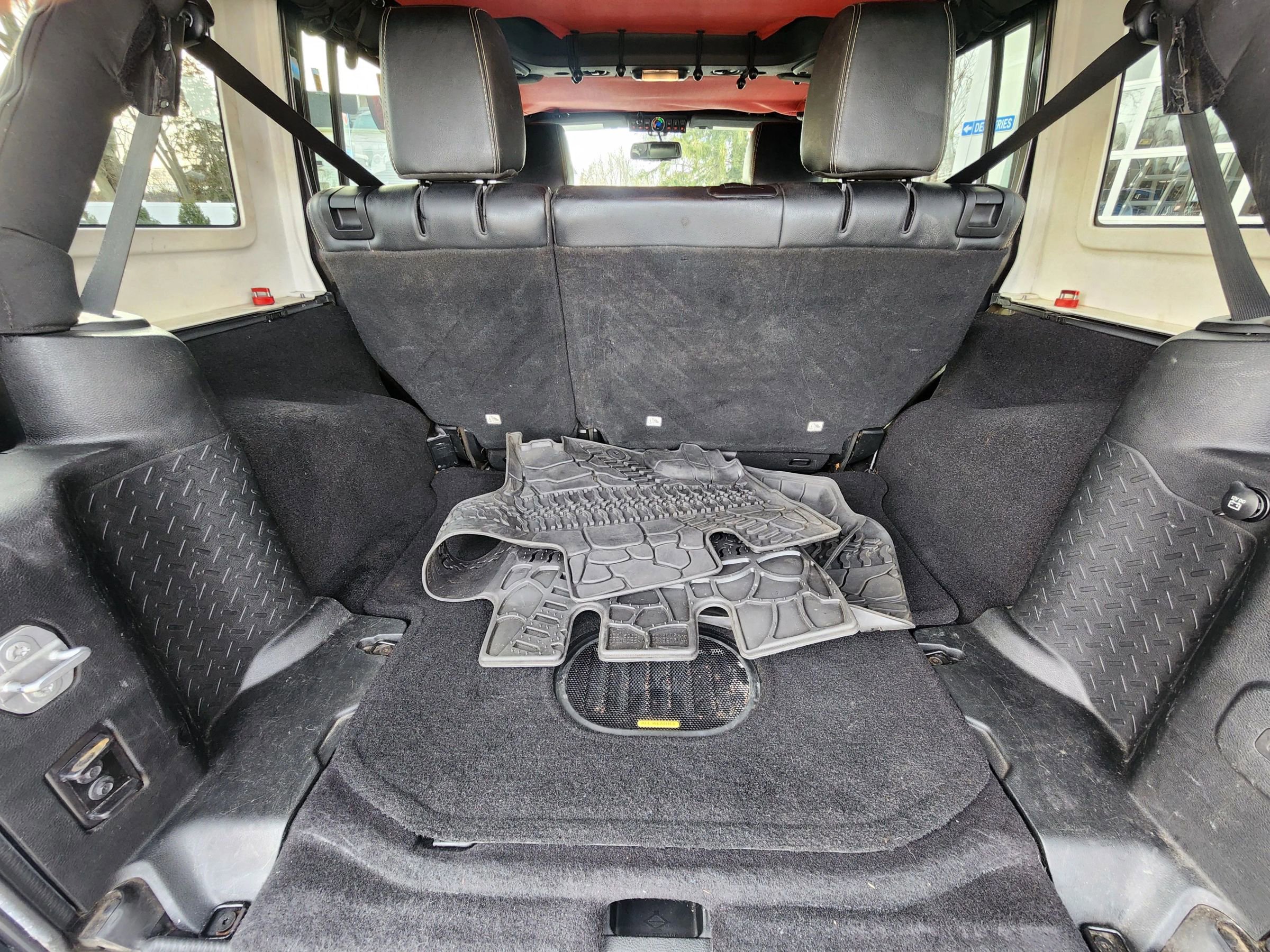 Used 2016 Jeep Wrangler Unlimited Rubicon image 51