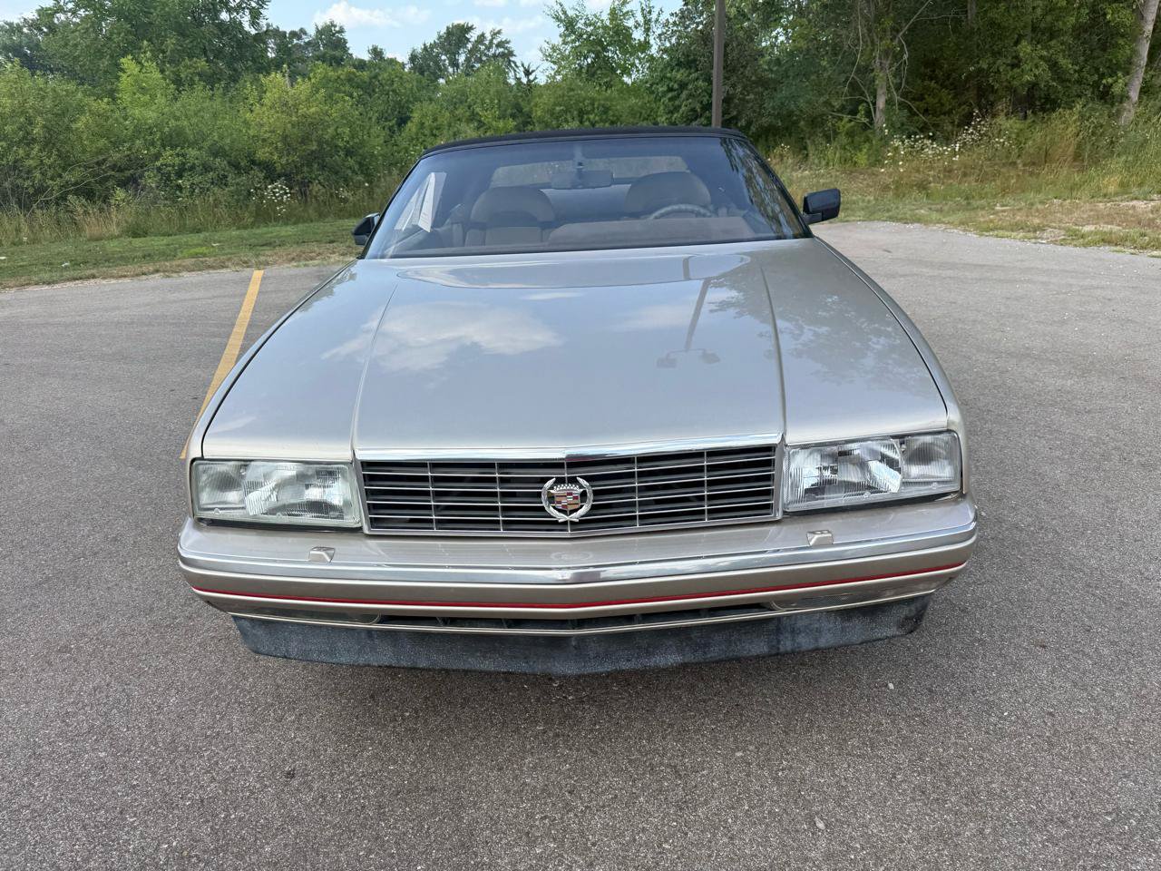 Used 1992 Cadillac Allante FWD image 2