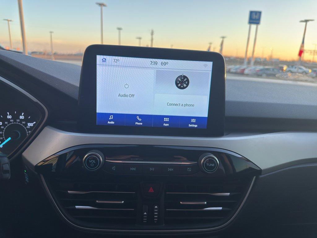 Used 2022 Ford Escape SE w/ Cold Weather Package image 17