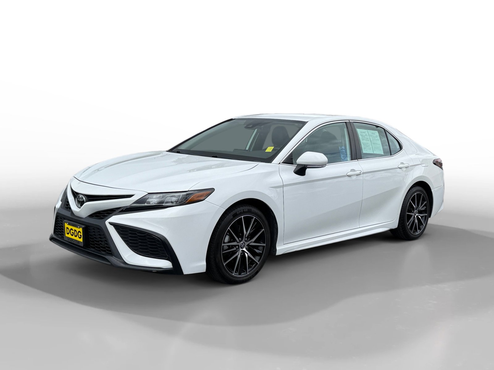 Used 2023 Toyota Camry SE