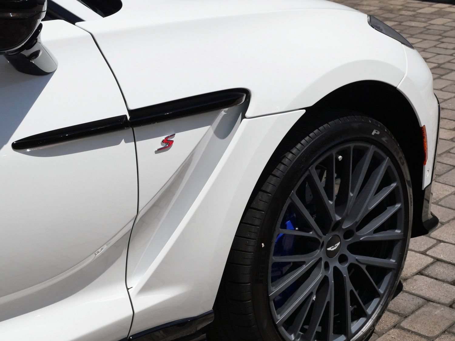 New 2026 Aston Martin DBX S AWD/4WD image 9