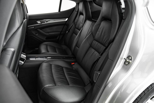 Used 2010 Porsche Panamera S RWD image 37