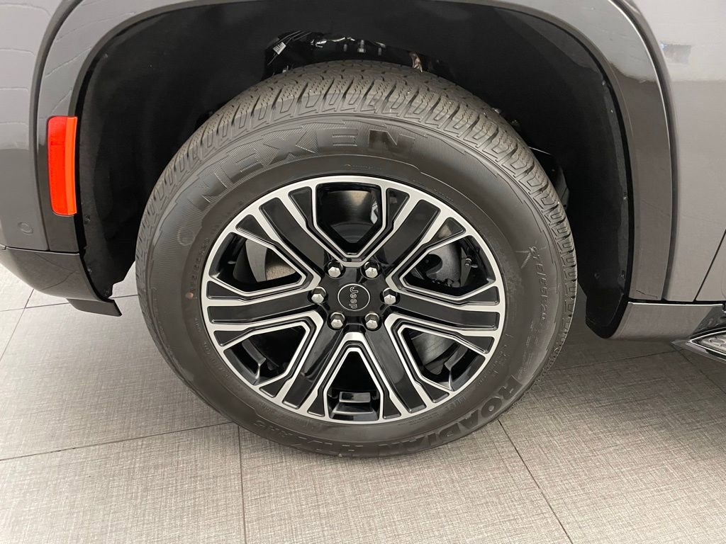 New 2026 Jeep Grand Wagoneer 4WD image 10
