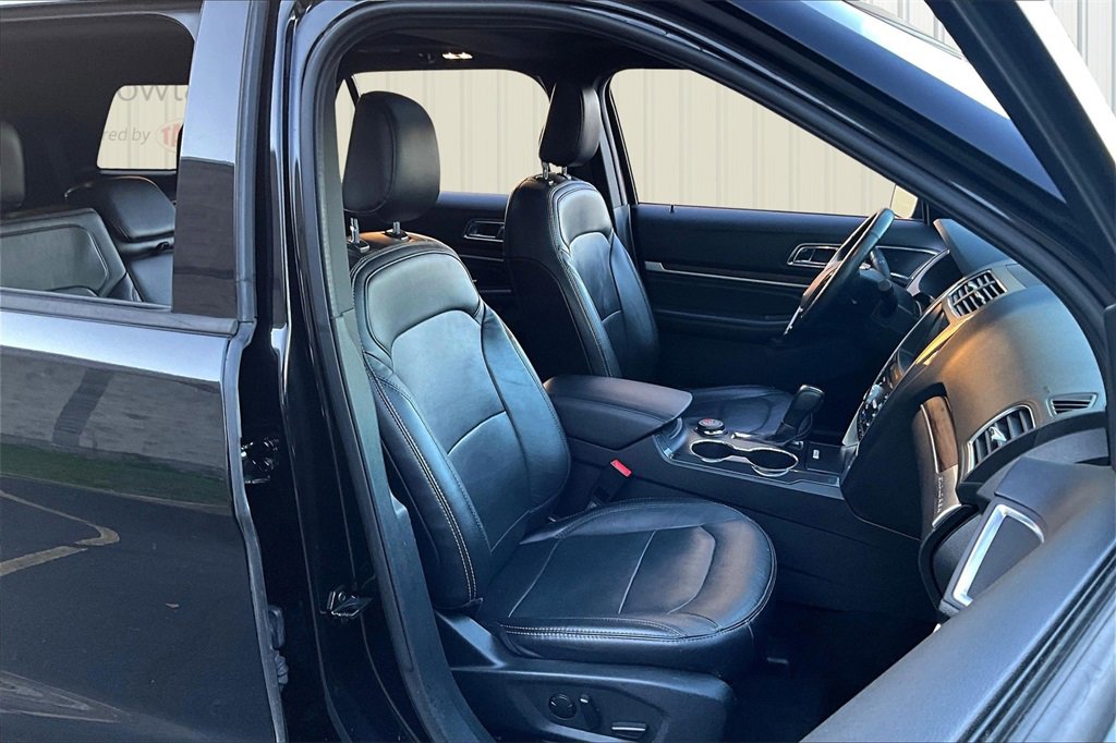 Used 2019 Ford Explorer Limited w/ Class III Trailer Tow Package image 27