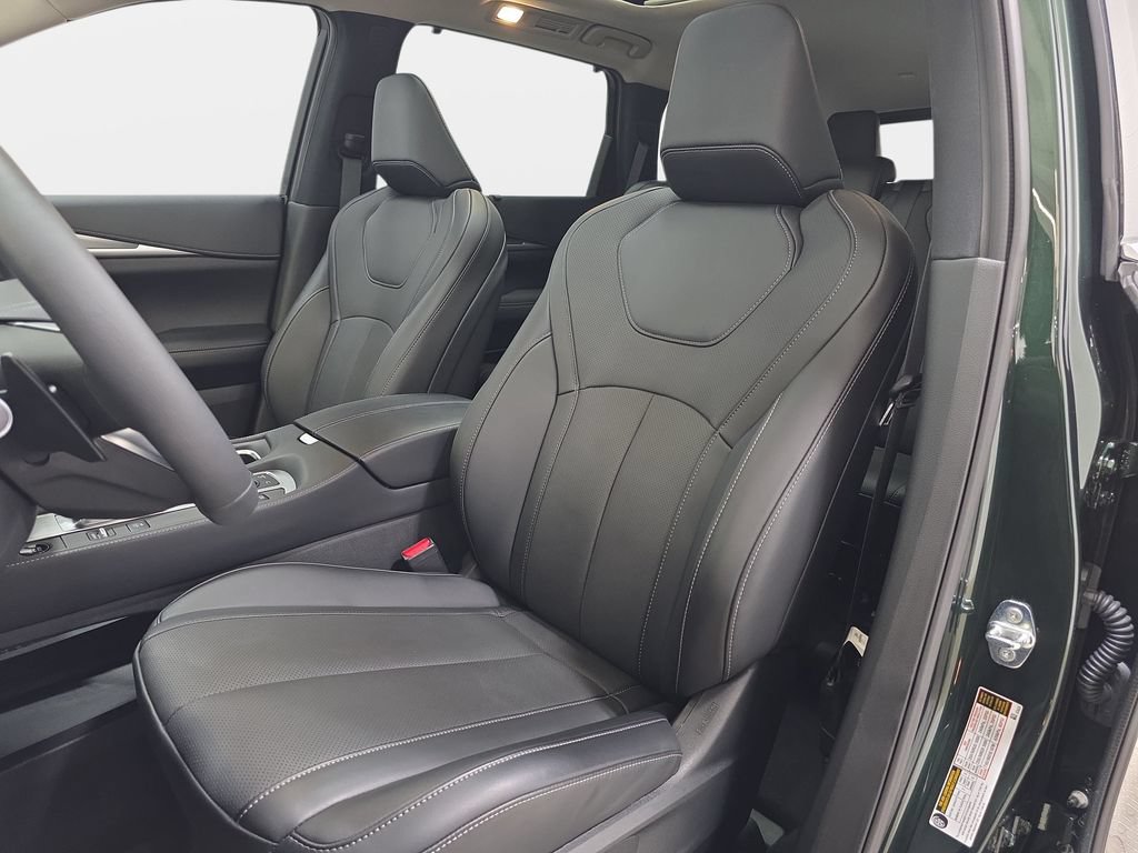Certified 2026 INFINITI QX60 Luxe w/ Cargo Package AWD/4WD image 12