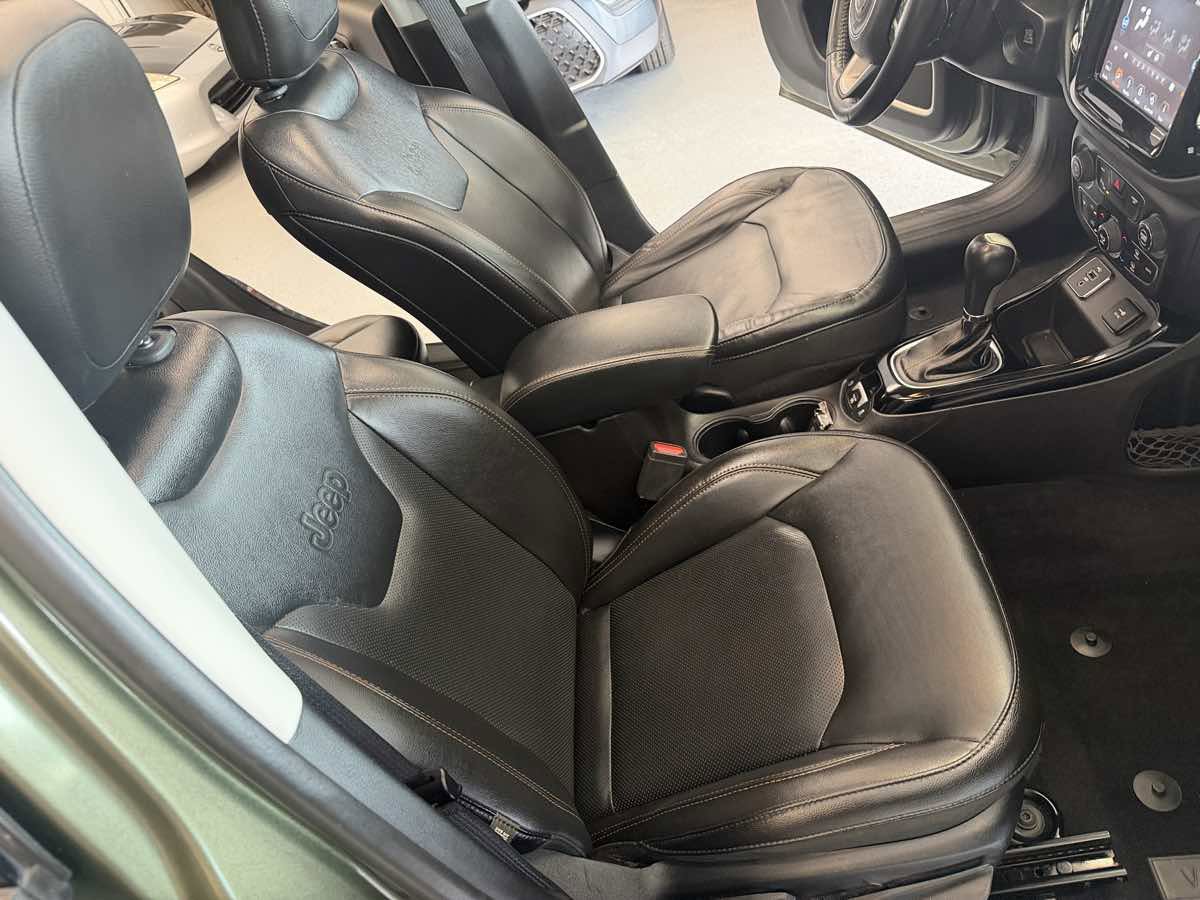 Used 2018 Jeep Compass Limited w/ Navigation Group FWD image 17