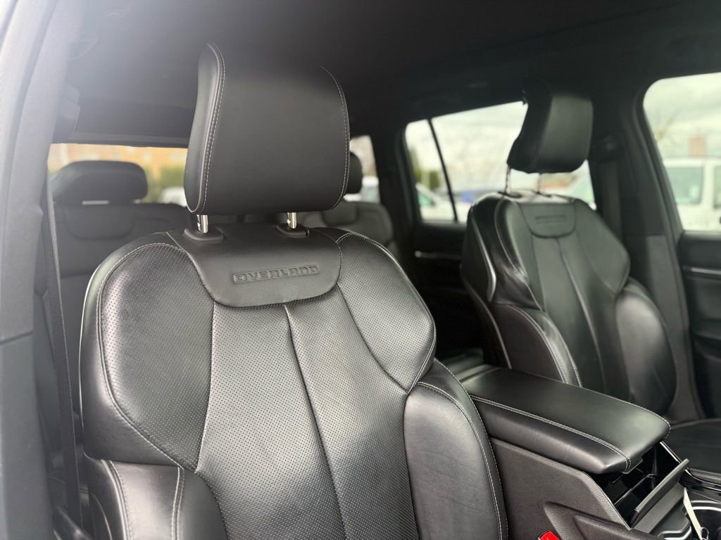 Used 2022 Jeep Grand Cherokee Overland w/ Luxury Tech Group IV image 22