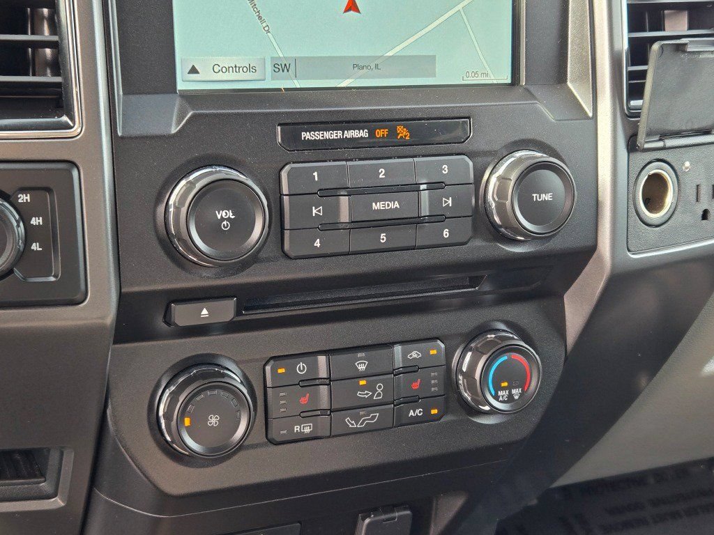 Used 2018 Ford F150 XLT w/ Equipment Group 302A Luxury AWD/4WD image 31