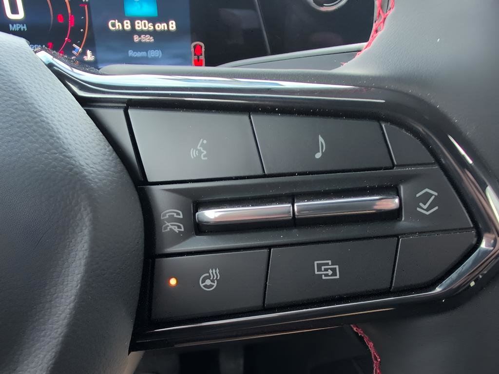 Used 2025 Chevrolet Traverse RS image 17