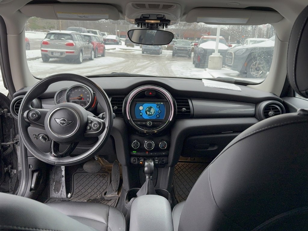 Used 2019 MINI Cooper 2-Door Hardtop image 6