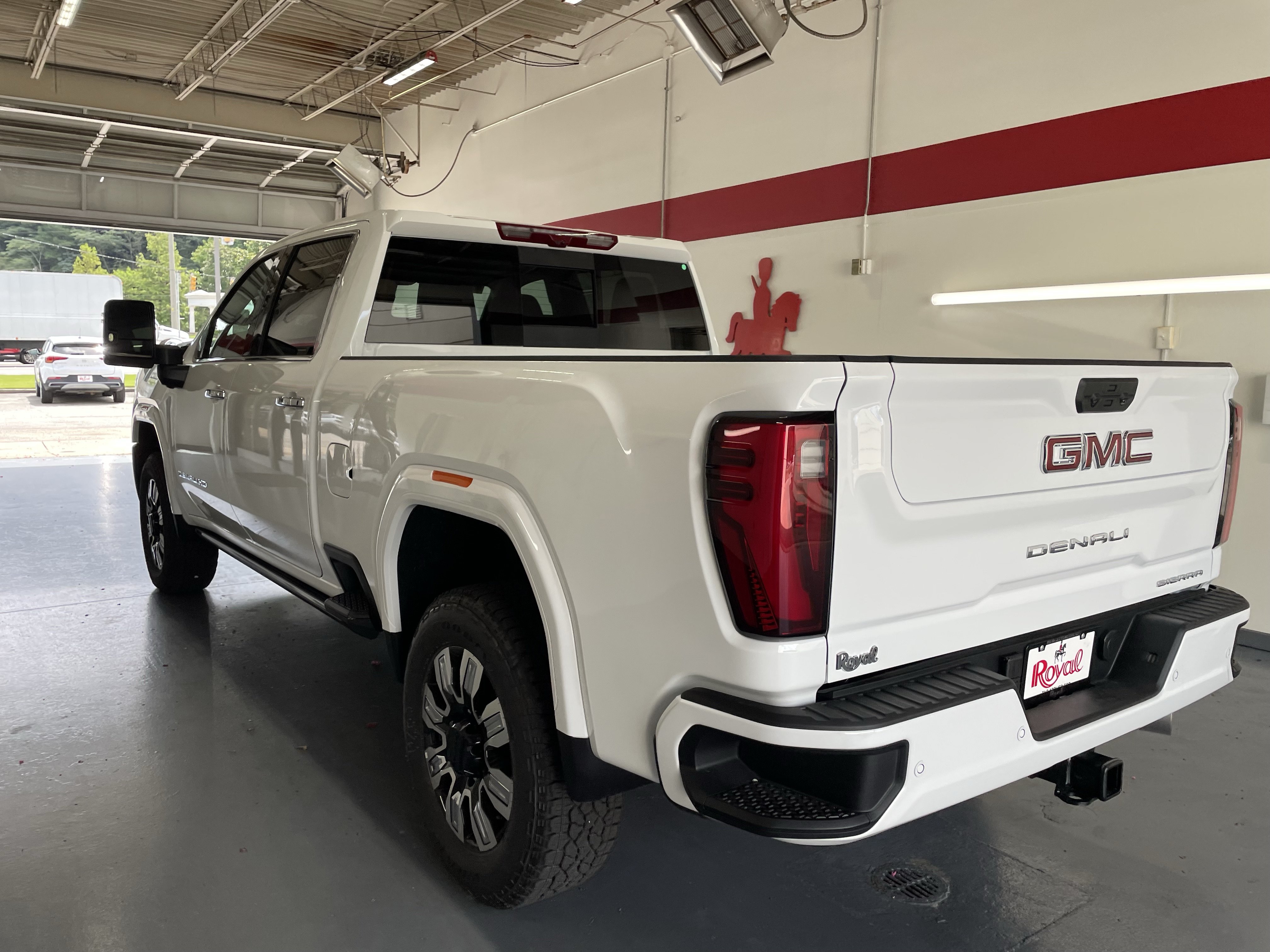 New 2026 GMC Sierra 2500 Denali w/ Denali Reserve Package AWD/4WD image 6