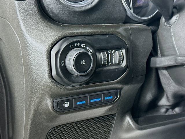 Used 2021 Jeep Wrangler Unlimited Sahara w/ Cold Weather Group image 10