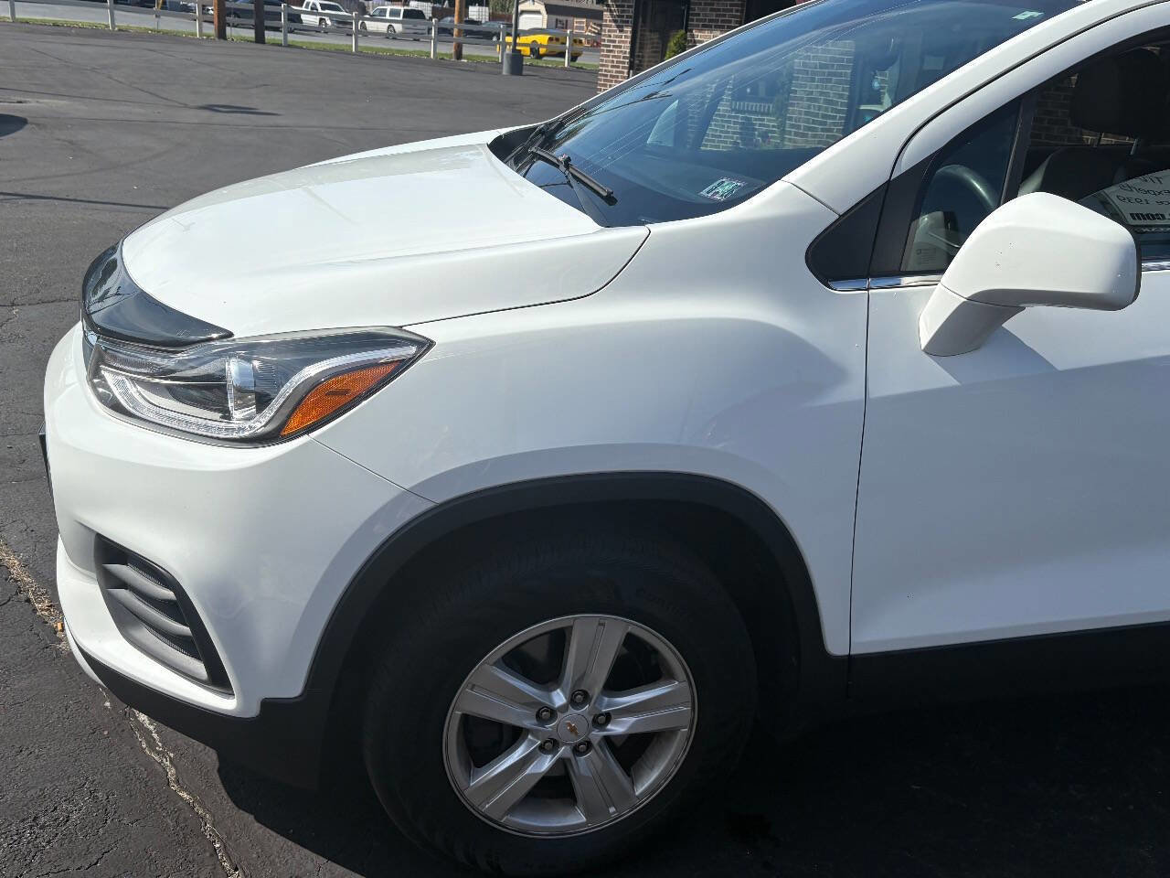 Used 2017 Chevrolet Trax LT w/ LT Convenience Package image 9