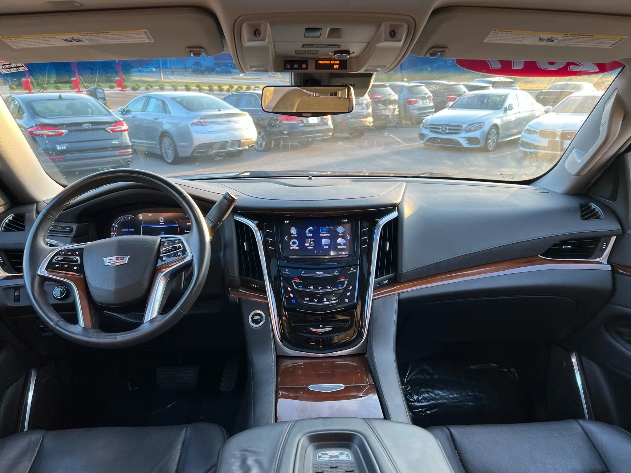 Used 2017 Cadillac Escalade Premium Luxury image 9