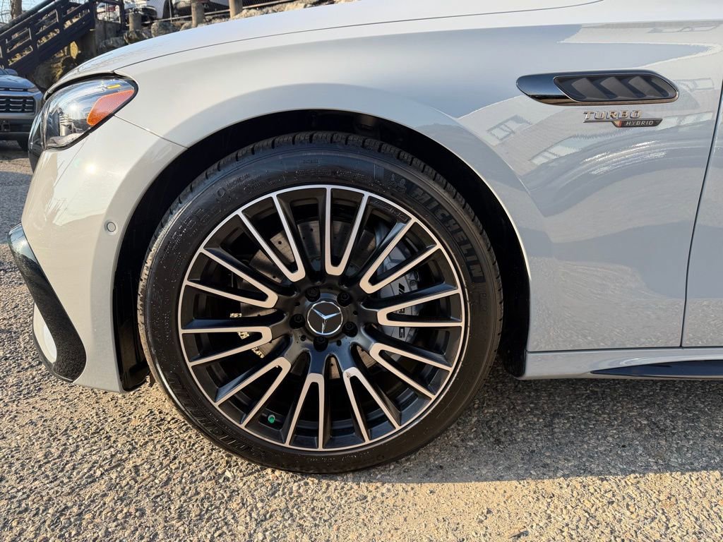 Used 2026 Mercedes-Benz E 53 AMG e 4MATIC Sedan image 11