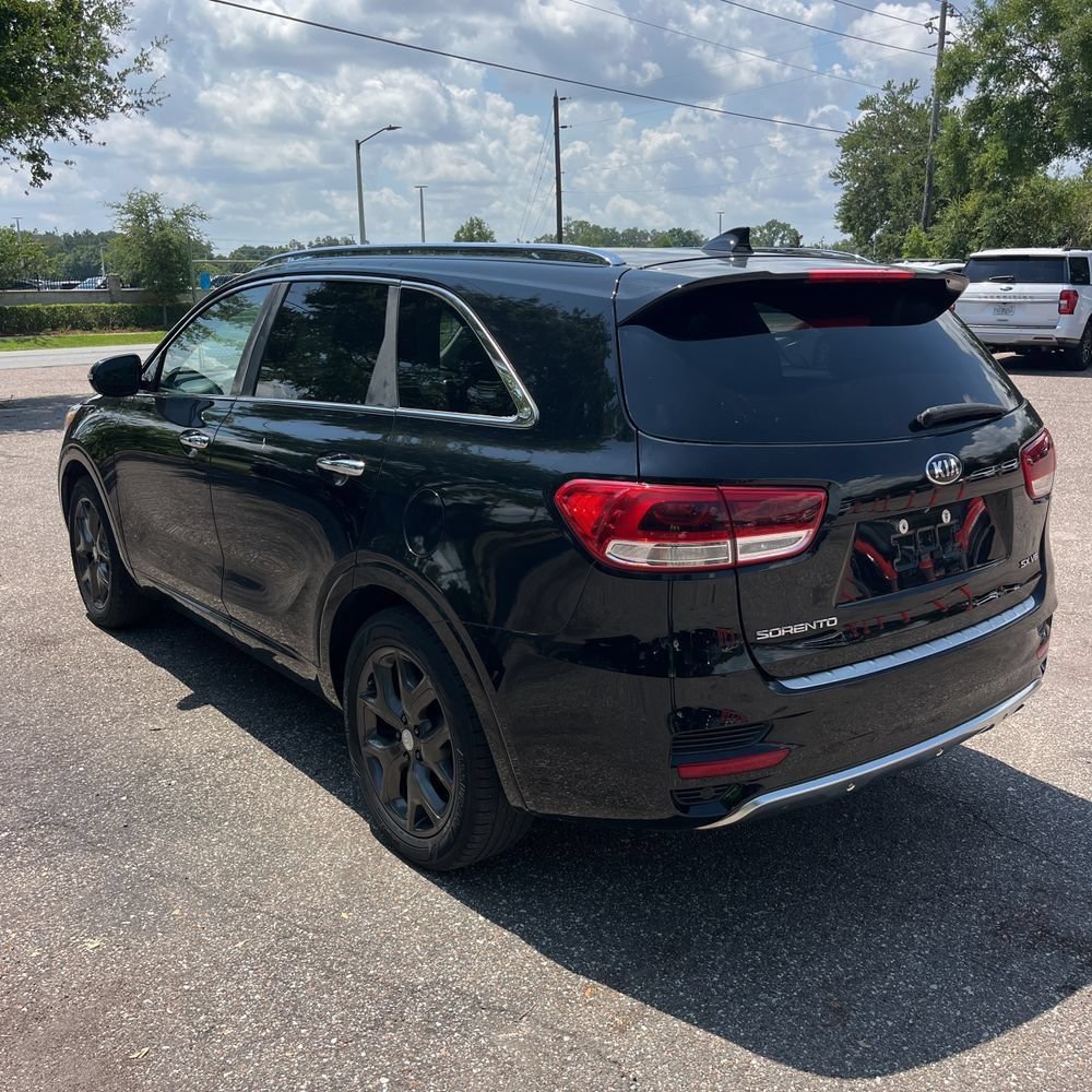 Used 2017 Kia Sorento SX FWD image 4