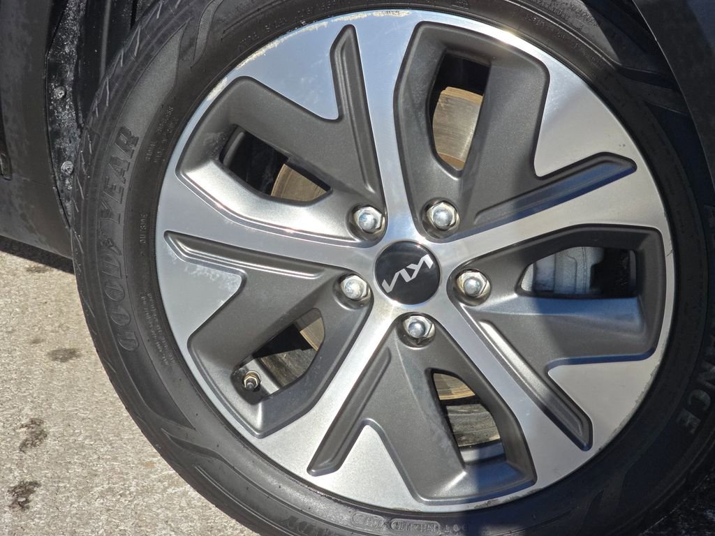 Used 2022 Kia Niro EX Premium image 10