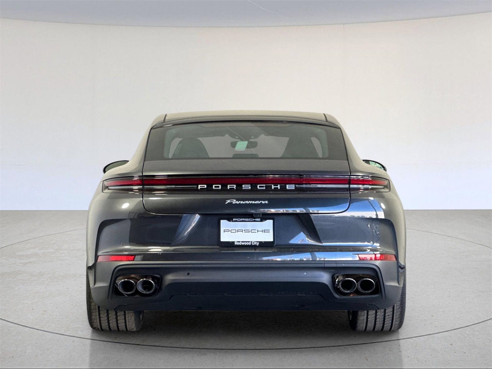 Used 2025 Porsche Panamera image 7