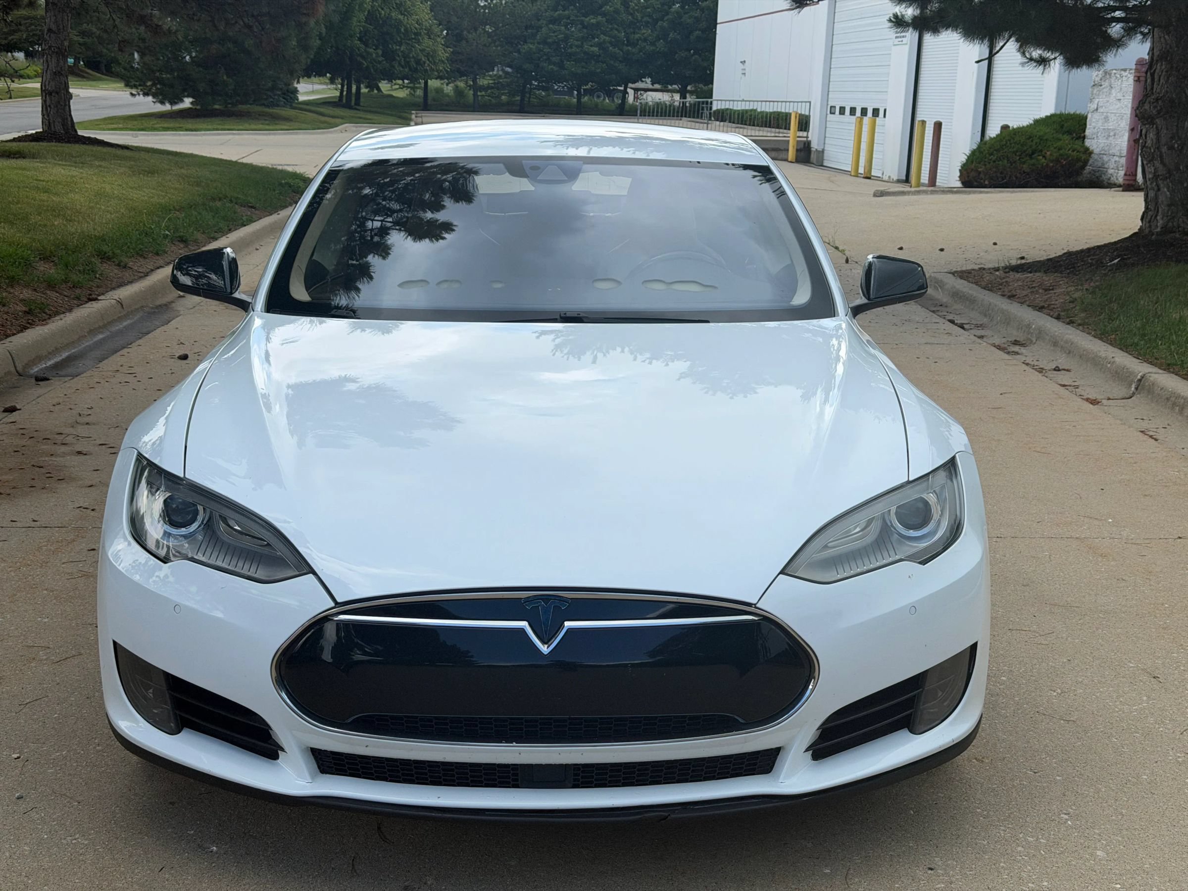 Used 2015 Tesla Model S 85D AWD/4WD image 2