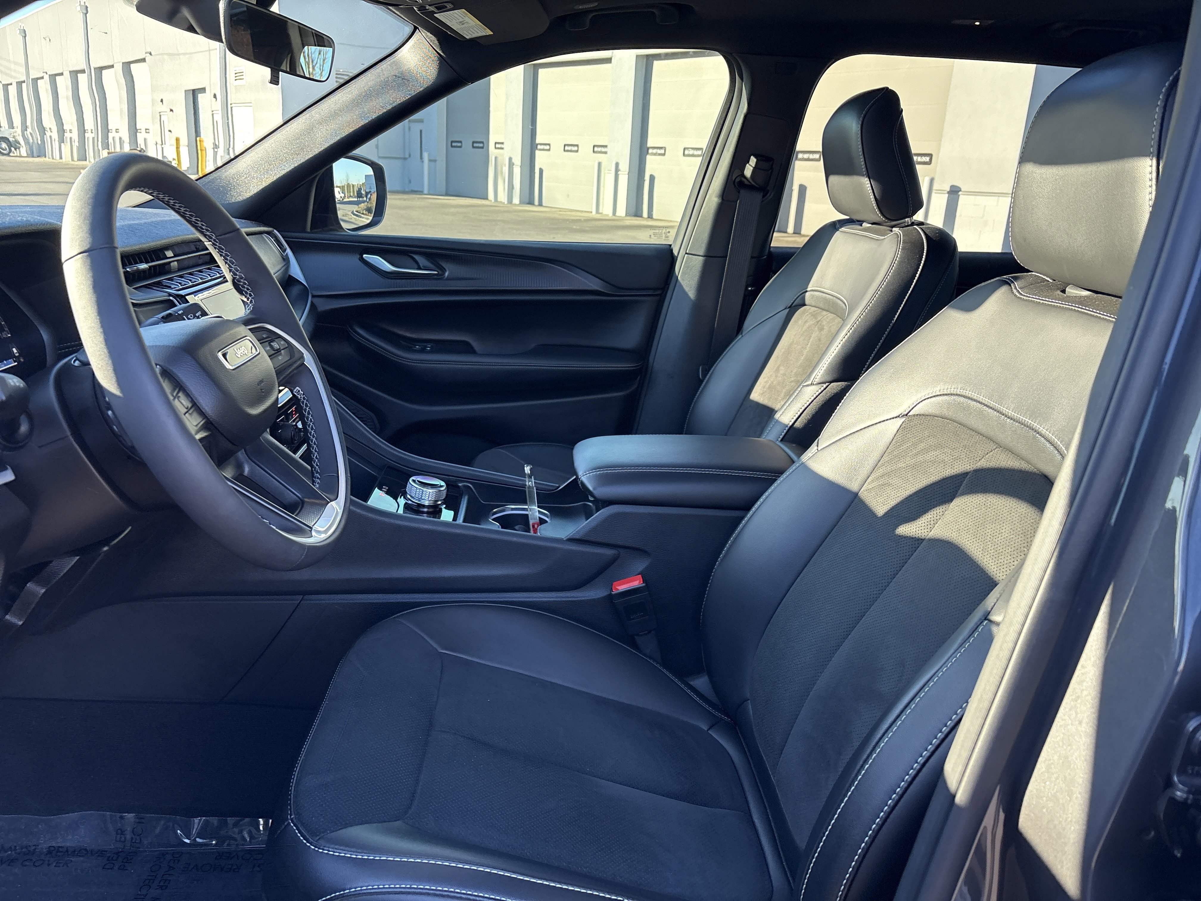 Certified 2025 Jeep Grand Cherokee L Altitude image 18