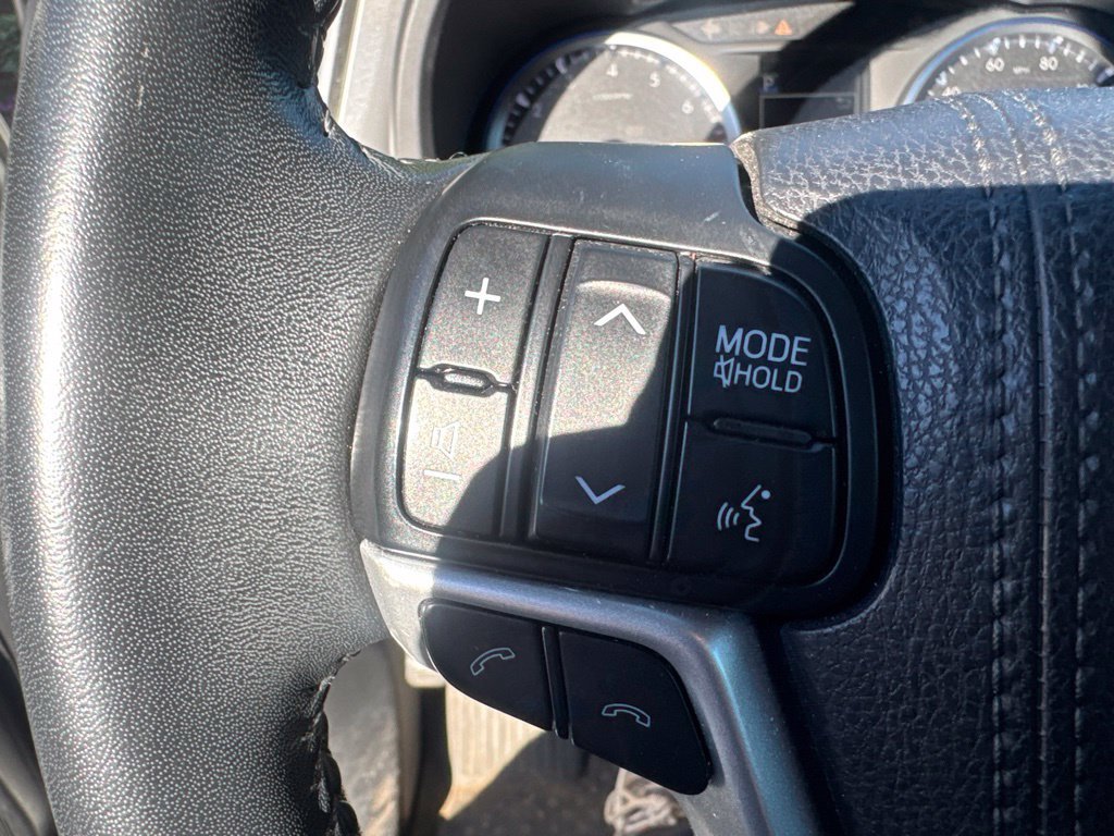 Used 2018 Toyota Highlander XLE AWD/4WD image 18