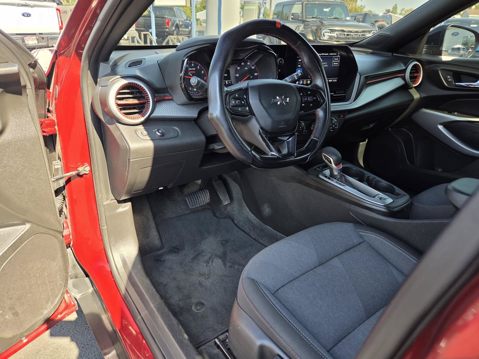 Used 2024 Chevrolet Trax RS w/ Driver Confidence Package FWD image 11