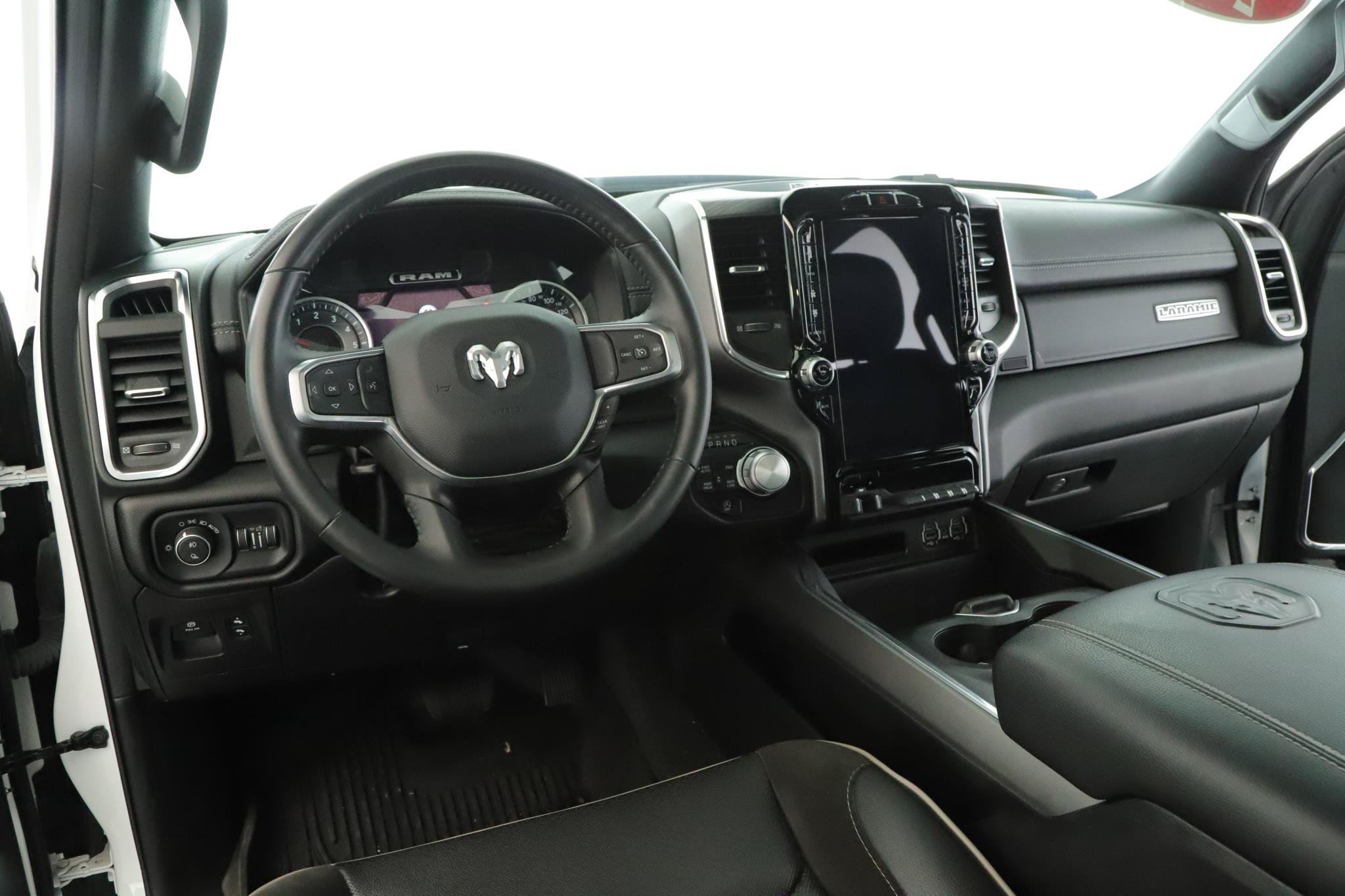 Used 2024 RAM 1500 Laramie AWD/4WD image 2