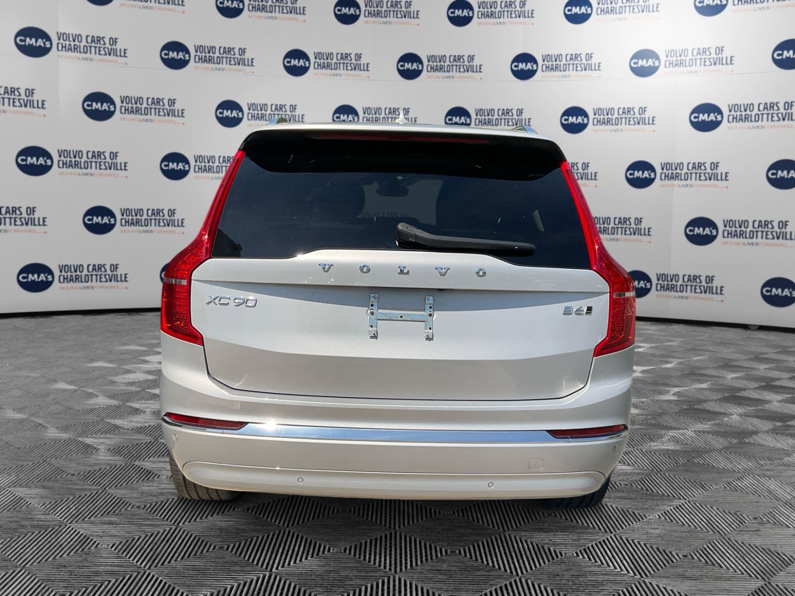Used 2023 Volvo XC90 B6 Plus w/ Protection Package AWD/4WD image 4