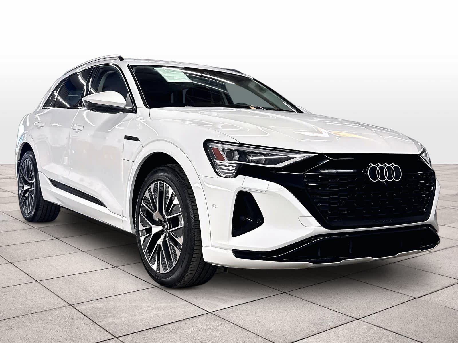 Used 2024 Audi Q8 e-tron Premium Plus AWD/4WD image 2